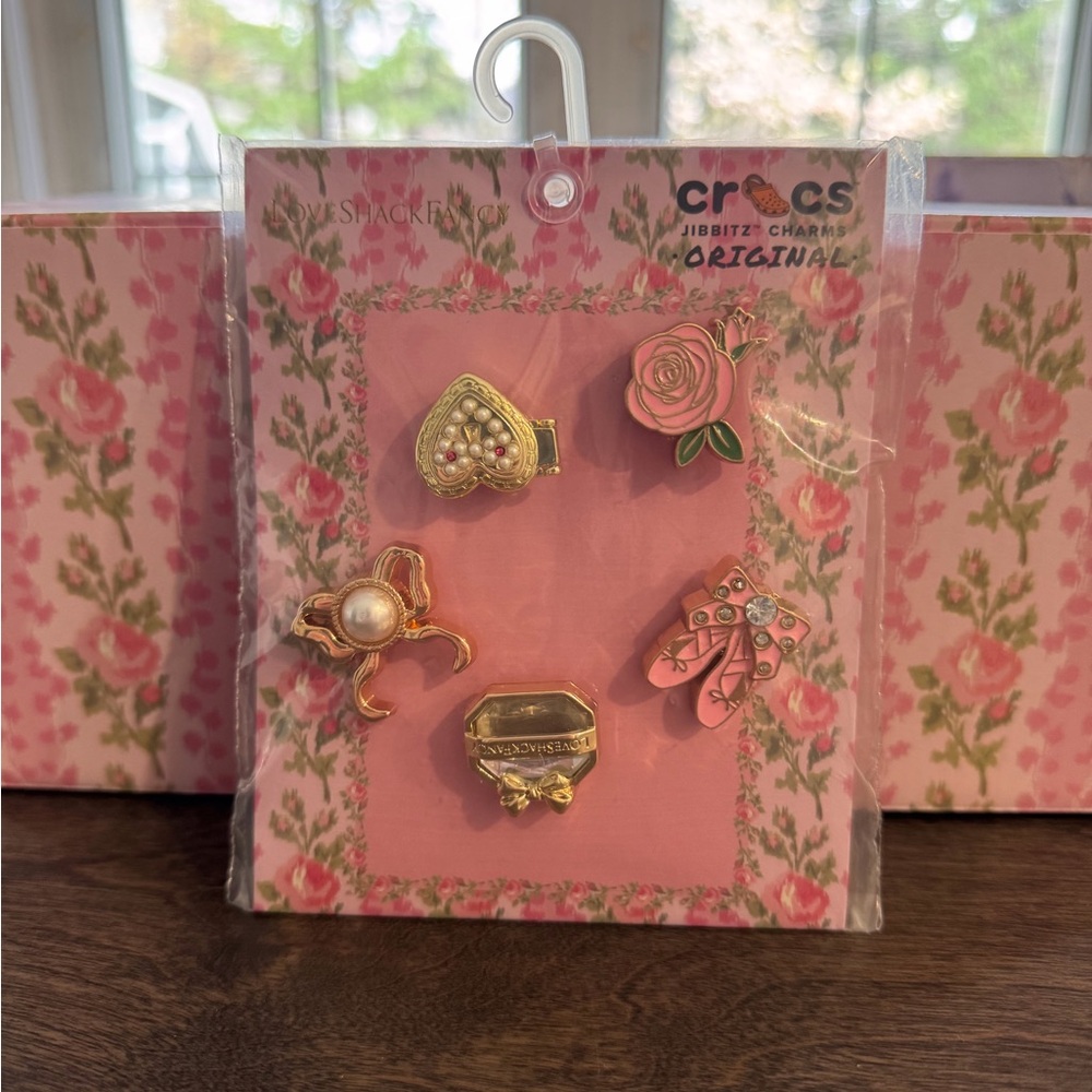 LOVESHACKFANCY Croc Charms NWT. Pink. SOLD OUT